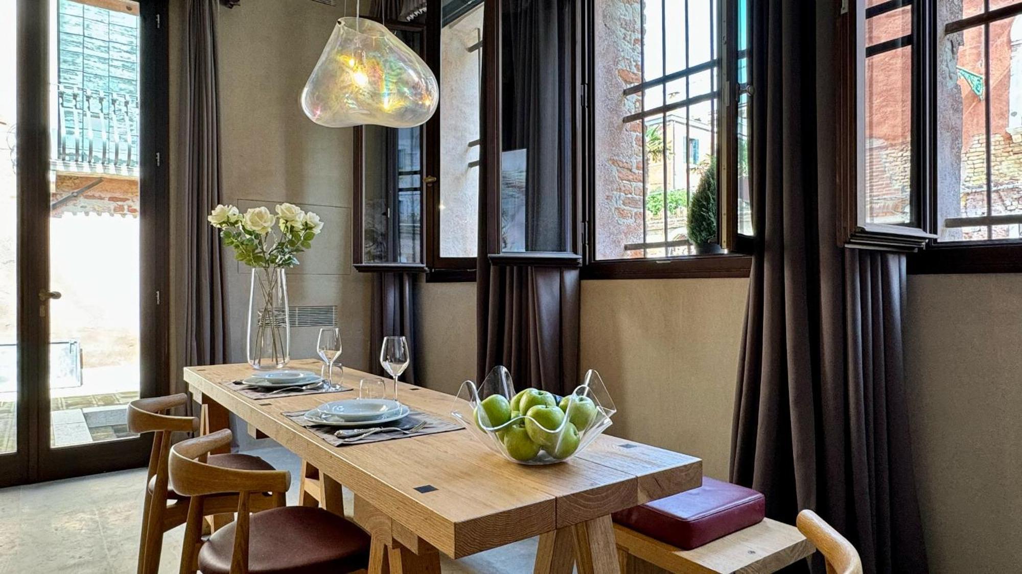 Apartment Vendramin Canal View Venice